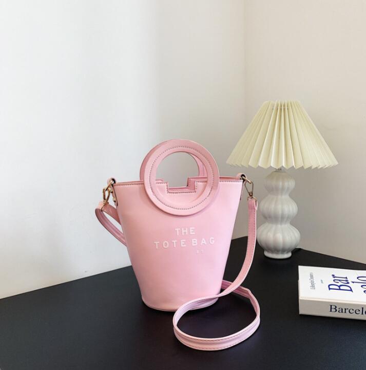 New Women's Bucket Bag Fashion Foreign Trade Letter Tote Simple High-Grade Shoulder Messenger Bags special design, As pic
New Women's Bucket Bag Fashion Foreign Trade Letter Tote Simple High-Grade Shoulder Messenger Bags special design, As pic