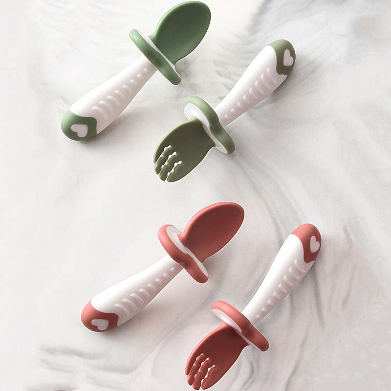 Cups Dishes Utensils 2Pcs Set Baby Spoon Fork Silicone Infant Red Green Cutlery Feeding Tableware Easy Learn Short Set 220906