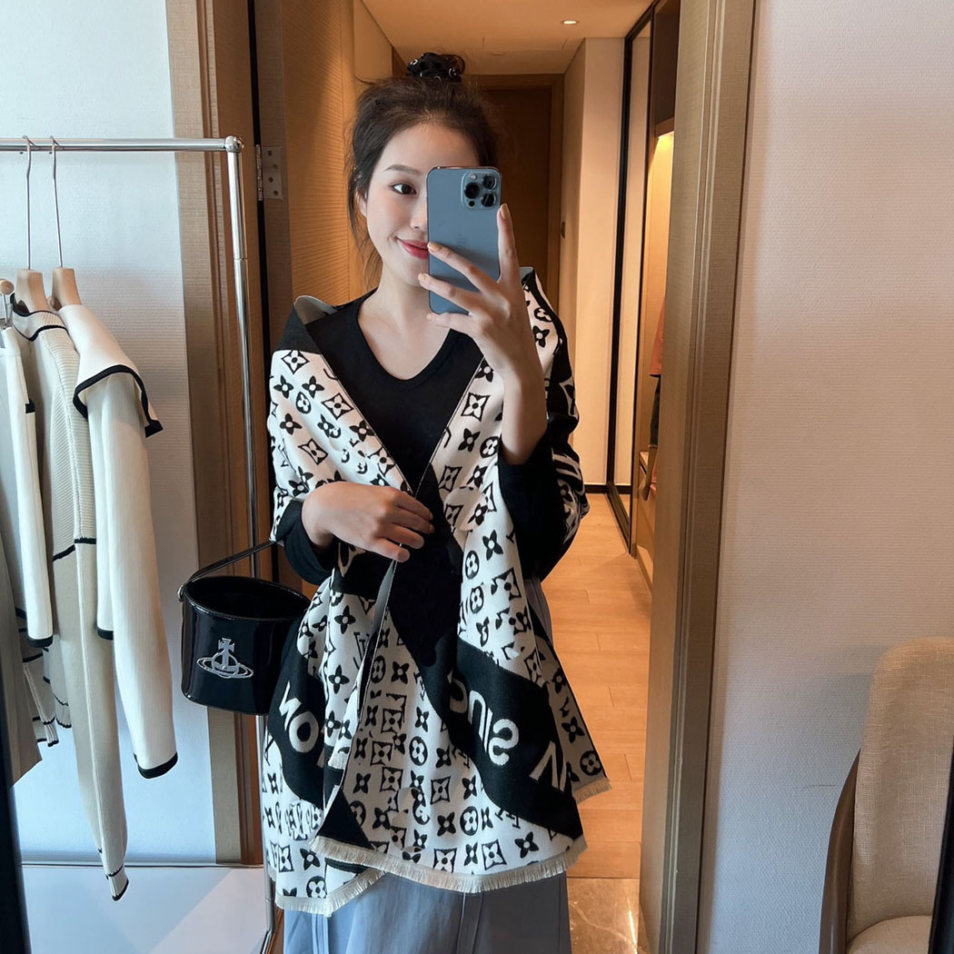 23ss 5colors Scarves Women Designer Scarf Print Pashmina Scarfs Towel Fashion Multiple Styles
23ss 5colors Scarves Women Designer Scarf Print Pashmina Scarfs Towel Fashion Multiple Styles