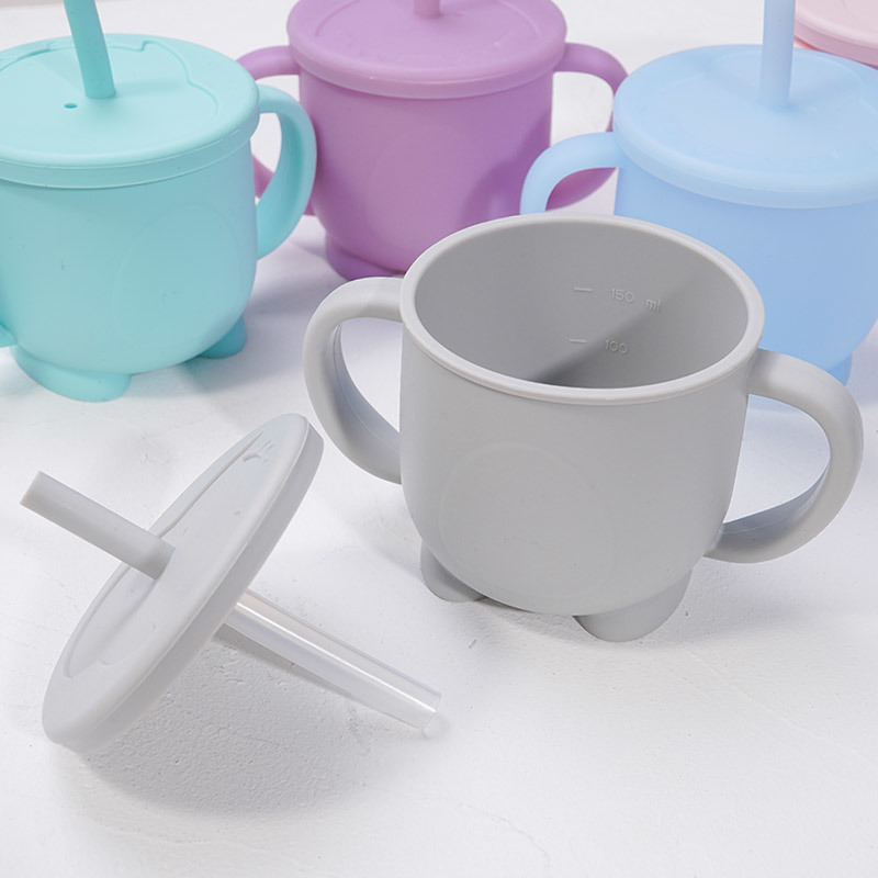 Cups Dishes Utensils BPA Free Drinking Edible Pediatric Leakproof Portable Pudding Milk Water Collapsible Silicone Lids Training Baby Mug 220907