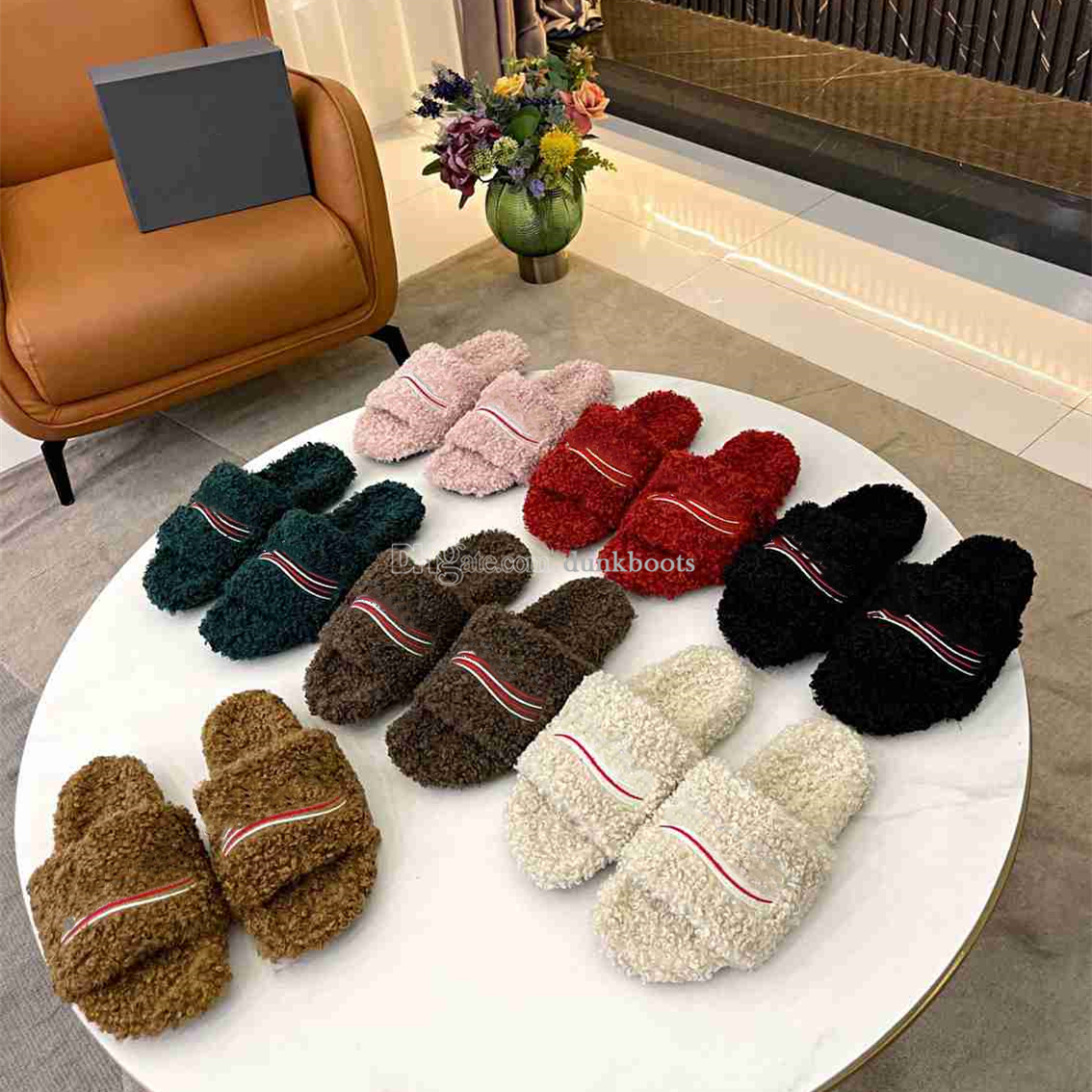 2022 Designers Fur Slippers Womans Sandals Paris Logo Embroidered Warm Winter Indoor Soft Comfortable Letter Ledies Slipper Black White Burgundy Woman -40, More colores++
2022 Designers Fur Slippers Womans Sandals Paris Logo Embroidered Warm Winter Indoor Soft Comfortable Letter Ledies Slipper Black White Burgundy Woman -40, More colores++