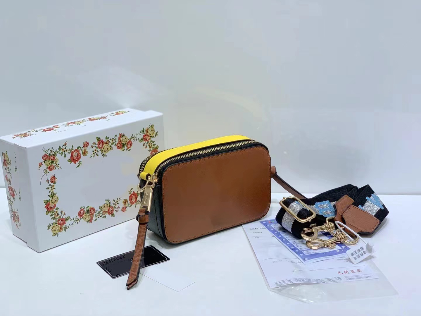 designer snapshot Shoulder Bag With Box multicolor camera women fashion bags tie dye luxury leather crossbody glitter strap shoulder purse cute beige cross body, Extra not product
designer snapshot Shoulder Bag With Box multicolor camera women fashion bags tie dye luxury leather crossbody glitter strap shoulder purse cute beige cross body, Extra not product