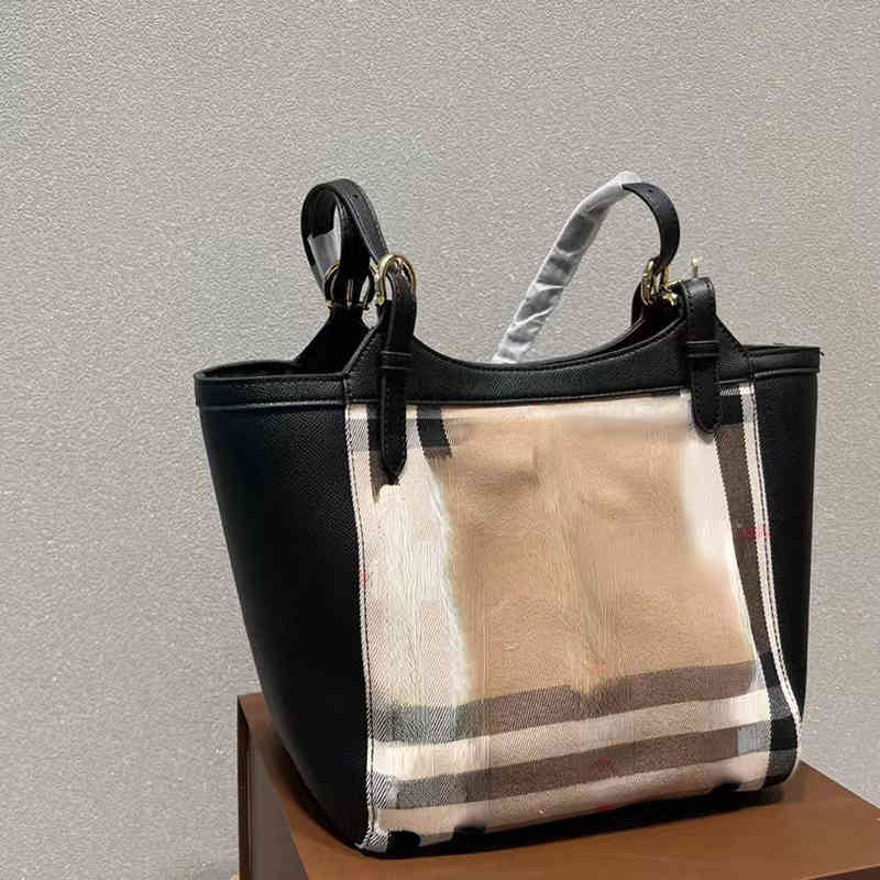 Cross Body brand B bag 2022 new commuting travel shopping color matching Tote Bag temperament lattice Mommy bag, Haig
Cross Body brand B bag 2022 new commuting travel shopping color matching Tote Bag temperament lattice Mommy bag, Haig
