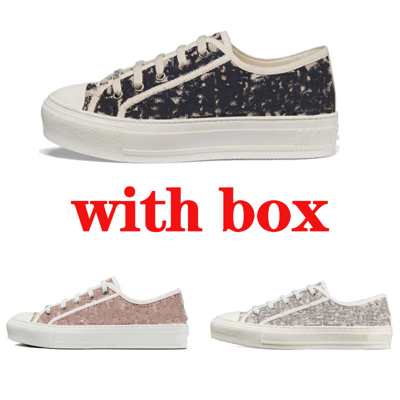 High quality embroidered alphabet canvas shoes women's classic lace-up round toe all-match thick bottom women's shoelace box
High quality embroidered alphabet canvas shoes women's classic lace-up round toe all-match thick bottom women's shoelace box