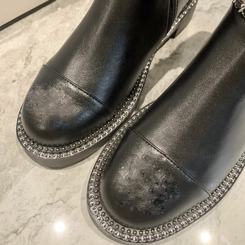Designer Vintage Women's Ankle Boots Low HeelLeather Fabric Chunky Heel With Zipper Autumn Winter Classic Black Rain Boots Fashion Snow Boot
Designer Vintage Women's Ankle Boots Low HeelLeather Fabric Chunky Heel With Zipper Autumn Winter Classic Black Rain Boots Fashion Snow Boot