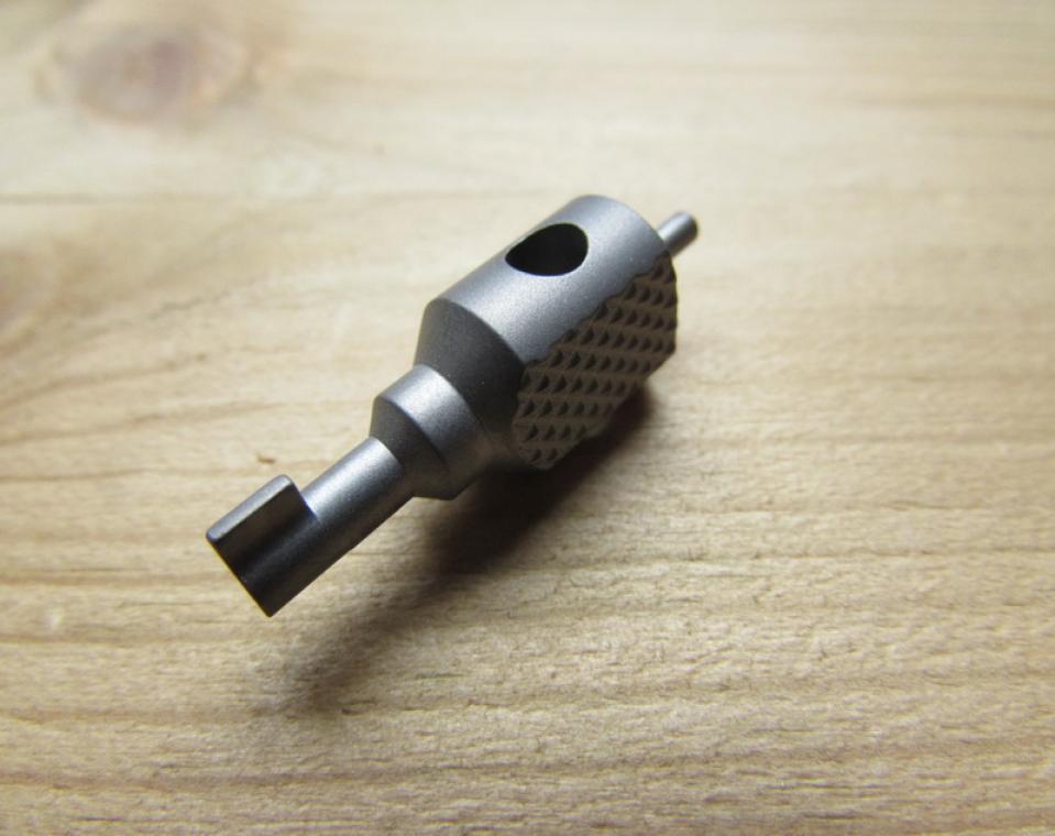 GrapesFish Original Design GFK CNC Machined TC4 Titanium Alloy Knurling EDC DIY SW ASP HandCuff Key Adult SM Tools Knife Fall Neck
GrapesFish Original Design GFK CNC Machined TC4 Titanium Alloy Knurling EDC DIY SW ASP HandCuff Key Adult SM Tools Knife Fall Neck