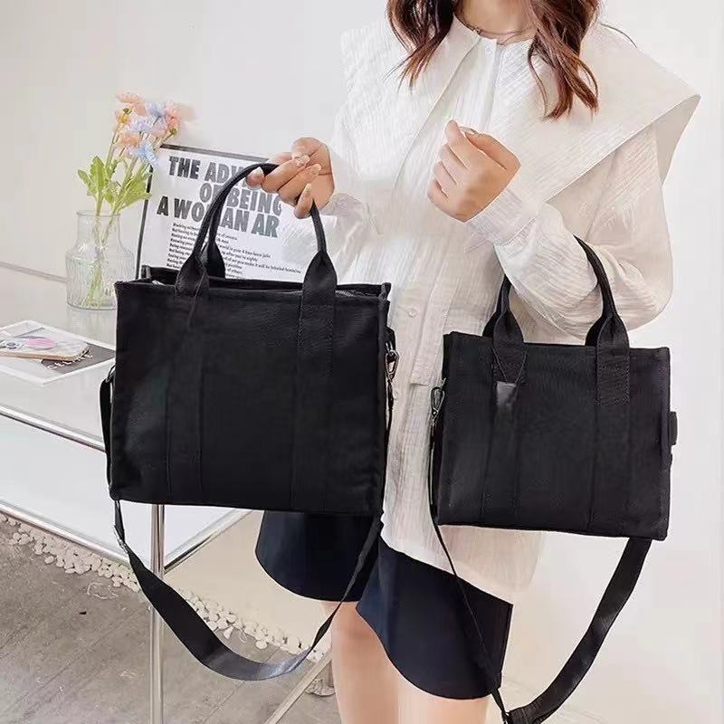 2022 Diagonal Straddle Canvas Wallet New Single Shoulder Tote Storage Small Square Bag Simple Leisure Large Capacity Fashionable Women'S Bag High Quality, Empty box only
2022 Diagonal Straddle Canvas Wallet New Single Shoulder Tote Storage Small Square Bag Simple Leisure Large Capacity Fashionable Women'S Bag High Quality, Empty box only