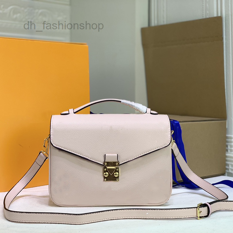 Latest Style bag Luxury Designer Handbag FASHION Limited Edition leather Shoulder Bags Waist bagss for men and women Large capacity handbags
Latest Style bag Luxury Designer Handbag FASHION Limited Edition leather Shoulder Bags Waist bagss for men and women Large capacity handbags