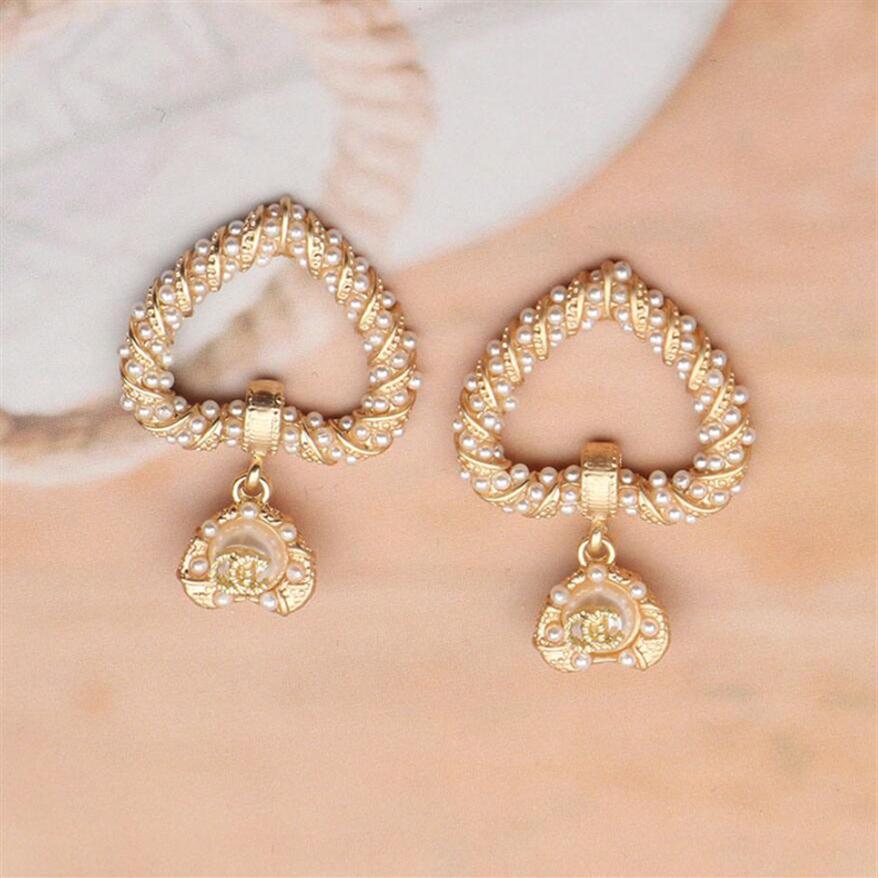 Designers Womens Designer Brand Letter Earrings Ear Stud Women Crystal Pearl Elegance Temperament Simple Ladies Wedding Party Jewelry A302t
Designers Womens Designer Brand Letter Earrings Ear Stud Women Crystal Pearl Elegance Temperament Simple Ladies Wedding Party Jewelry A302t