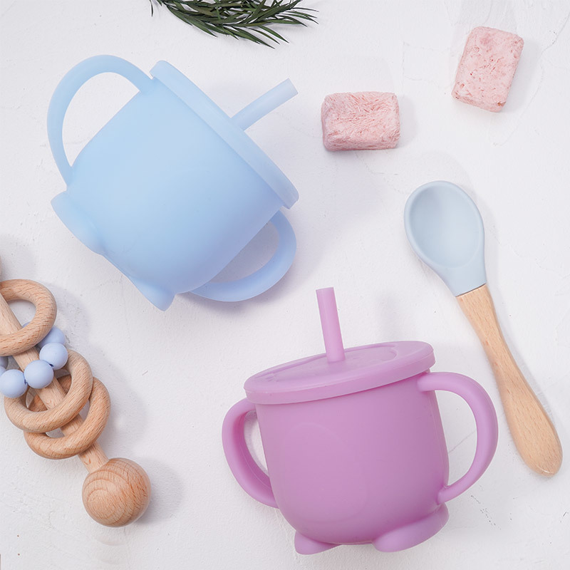 Cups Dishes Utensils BPA Free Drinking Edible Pediatric Leakproof Portable Pudding Milk Water Collapsible Silicone Lids Training Baby Mug 220907