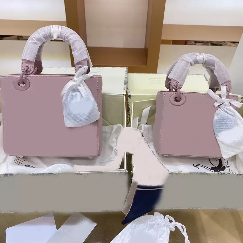 Classic Women Qulited Love heart Shoulder Bags Small Square Luxury Designer Purse Pattern Satchel Cross Body Bag Chains Handbags Messenger Lady Totes Flap Wallet, Fill price difference
Classic Women Qulited Love heart Shoulder Bags Small Square Luxury Designer Purse Pattern Satchel Cross Body Bag Chains Handbags Messenger Lady Totes Flap Wallet, Fill price difference