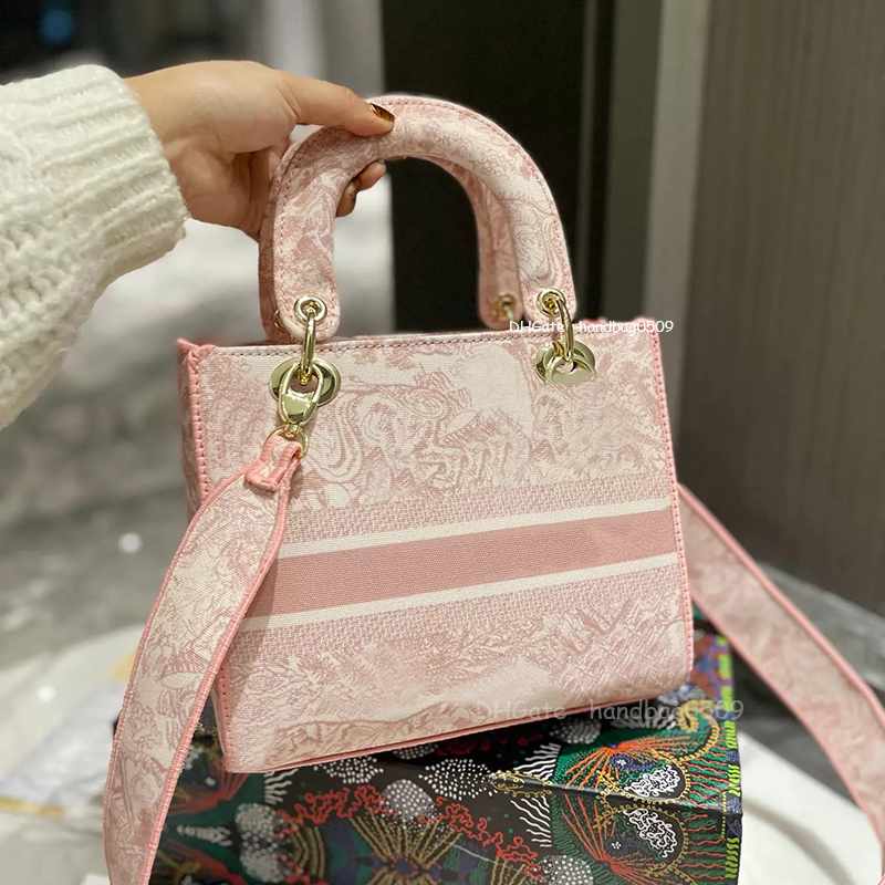 Quality Women Handbags Tote Shopping Bag Designers Handbag Hobo Fashion Large Beach Bags Luxury Designer Travel Crossbody Multicolor Shoulder Bag Embroidery, Packaging bag 
Quality Women Handbags Tote Shopping Bag Designers Handbag Hobo Fashion Large Beach Bags Luxury Designer Travel Crossbody Multicolor Shoulder Bag Embroidery, Packaging bag