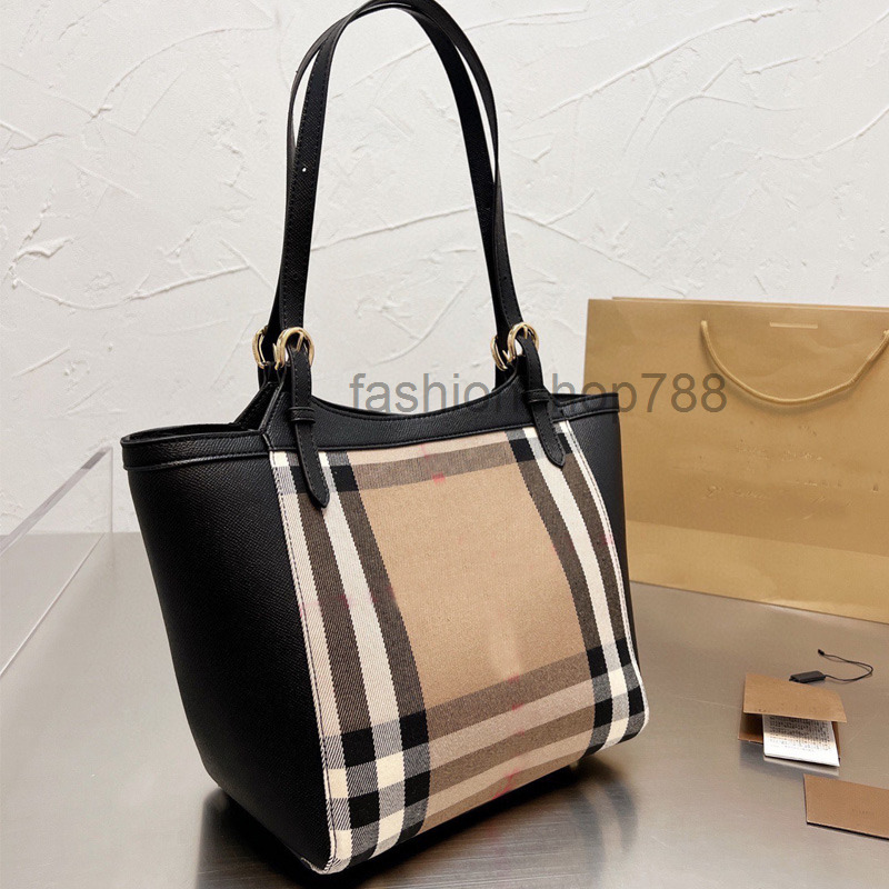 Plaid Totes Bag Women Handbag Purse Genuine Leather Cowhide Shoulder Bags Large Capacity Stripe Shopping Purses Fashion Letters Interior Zip, Black no box
Plaid Totes Bag Women Handbag Purse Genuine Leather Cowhide Shoulder Bags Large Capacity Stripe Shopping Purses Fashion Letters Interior Zip, Black no box