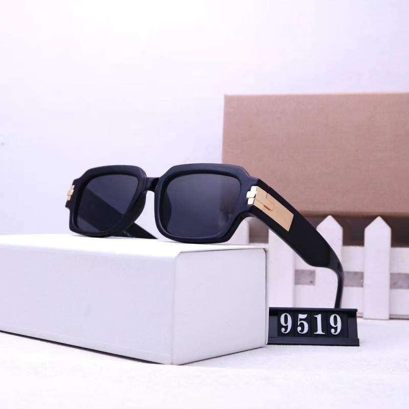 Retro Designer Sunglasses for Men and Women Fashion Classic Sunglass Luxury Brand Metal Frame Eyewears Driving Sunglasses Ladies Vintage Eyeglasses With Box
Retro Designer Sunglasses for Men and Women Fashion Classic Sunglass Luxury Brand Metal Frame Eyewears Driving Sunglasses Ladies Vintage Eyeglasses With Box