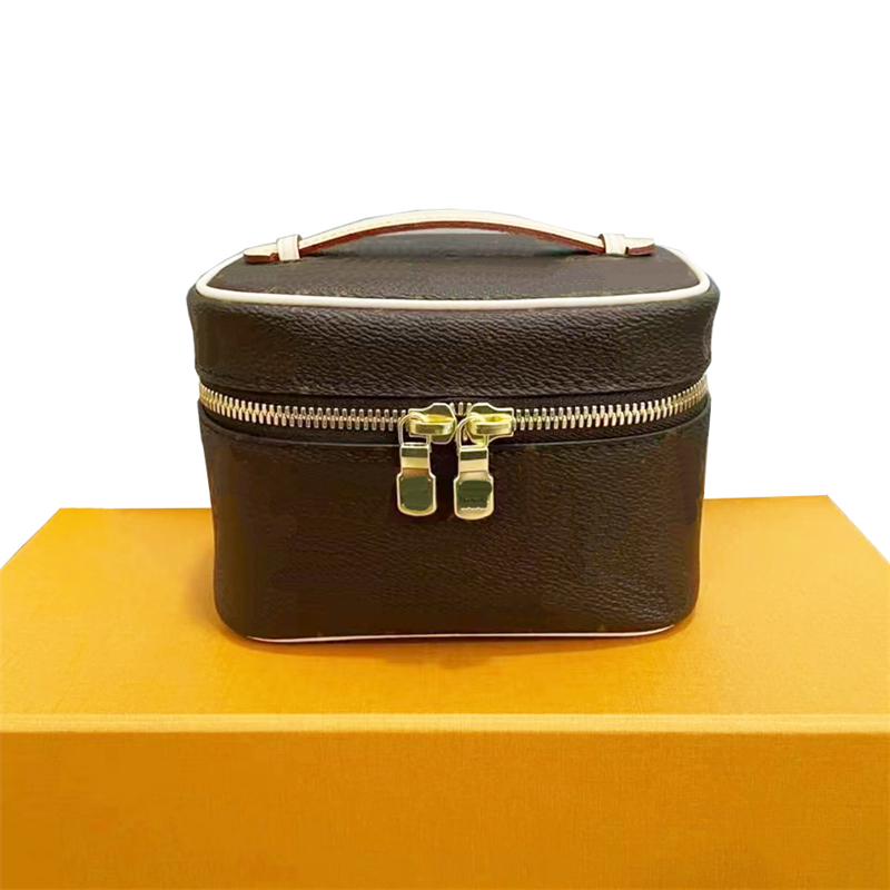 Designer Makeup Bag for Women Cosmetic Bags Portable Zipper Make up Case PU Leather Beauty Cases Hand Held 5647, Brown
Designer Makeup Bag for Women Cosmetic Bags Portable Zipper Make up Case PU Leather Beauty Cases Hand Held 5647, Brown