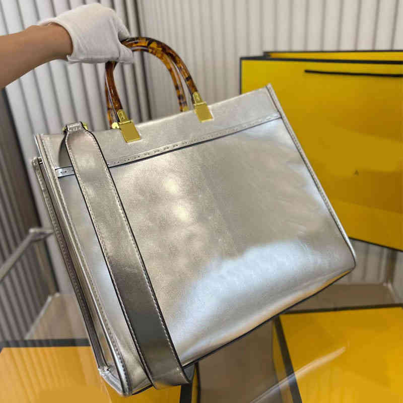 Evening Bags Totes Designer Tote Bag Women Top Quality Classic Handbags Gold Silver Shoulder Large Capacity Lady Shopping 220902
Evening Bags Totes Designer Tote Bag Women Top Quality Classic Handbags Gold Silver Shoulder Large Capacity Lady Shopping 220902