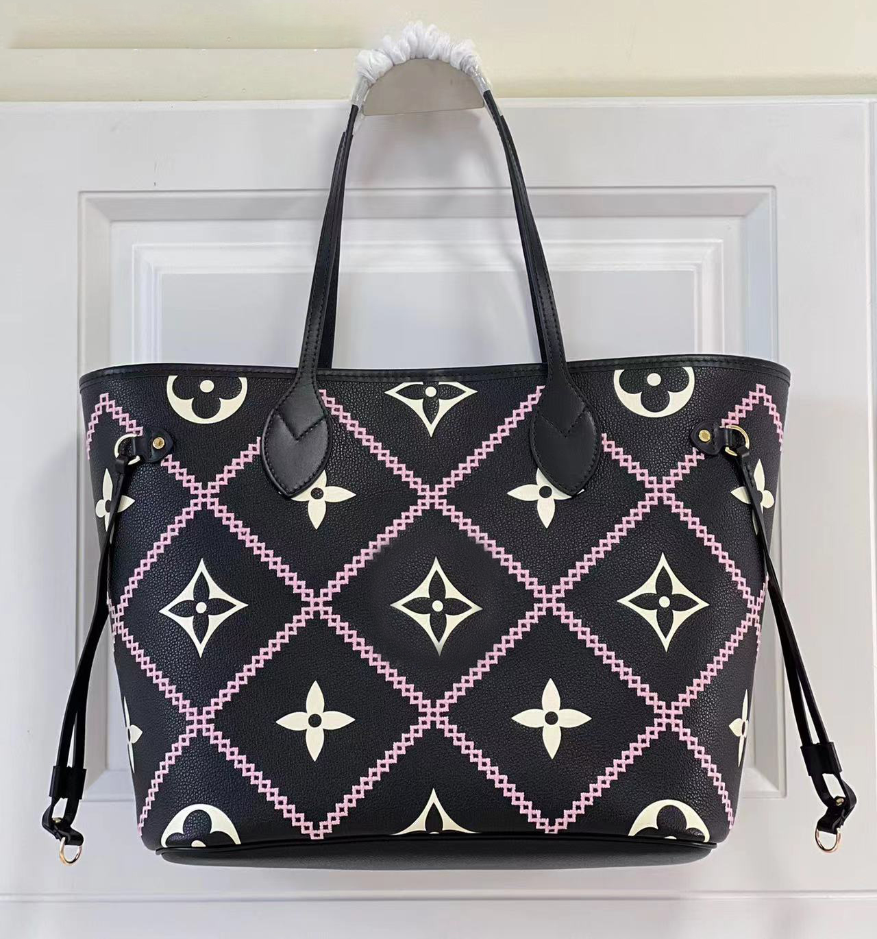 Handbag Pattern Structure Bag Crossbody One Shoulder High Quality Designer Handheld Ladies Large Horsebit Wallet Luxury Fashion Trend Noble Black Flower Bags, Box
Handbag Pattern Structure Bag Crossbody One Shoulder High Quality Designer Handheld Ladies Large Horsebit Wallet Luxury Fashion Trend Noble Black Flower Bags, Box