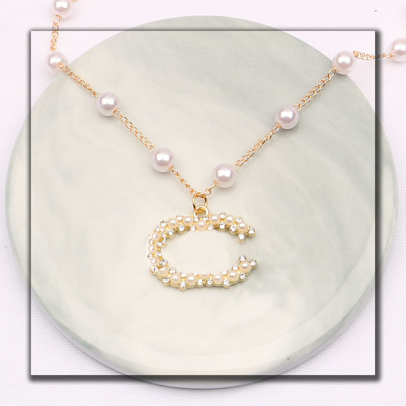Luxury Brand Designer Letter Pendant Necklaces 18K Gold Plated Crystal Pearl Rhinestone Choker Necklace Chain for Women Wedding Party Jewerlry Accessories Gifts
Luxury Brand Designer Letter Pendant Necklaces 18K Gold Plated Crystal Pearl Rhinestone Choker Necklace Chain for Women Wedding Party Jewerlry Accessories Gifts
