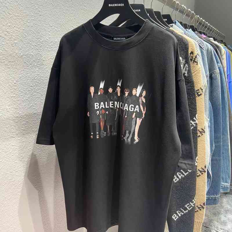 2022 Designer Bal t Shirt Premium Paris b Classic Portrait Band Conley Spray Printed Round Neck Short Sleeve Loose Unisex T-shirt, Blue
2022 Designer Bal t Shirt Premium Paris b Classic Portrait Band Conley Spray Printed Round Neck Short Sleeve Loose Unisex T-shirt, Blue