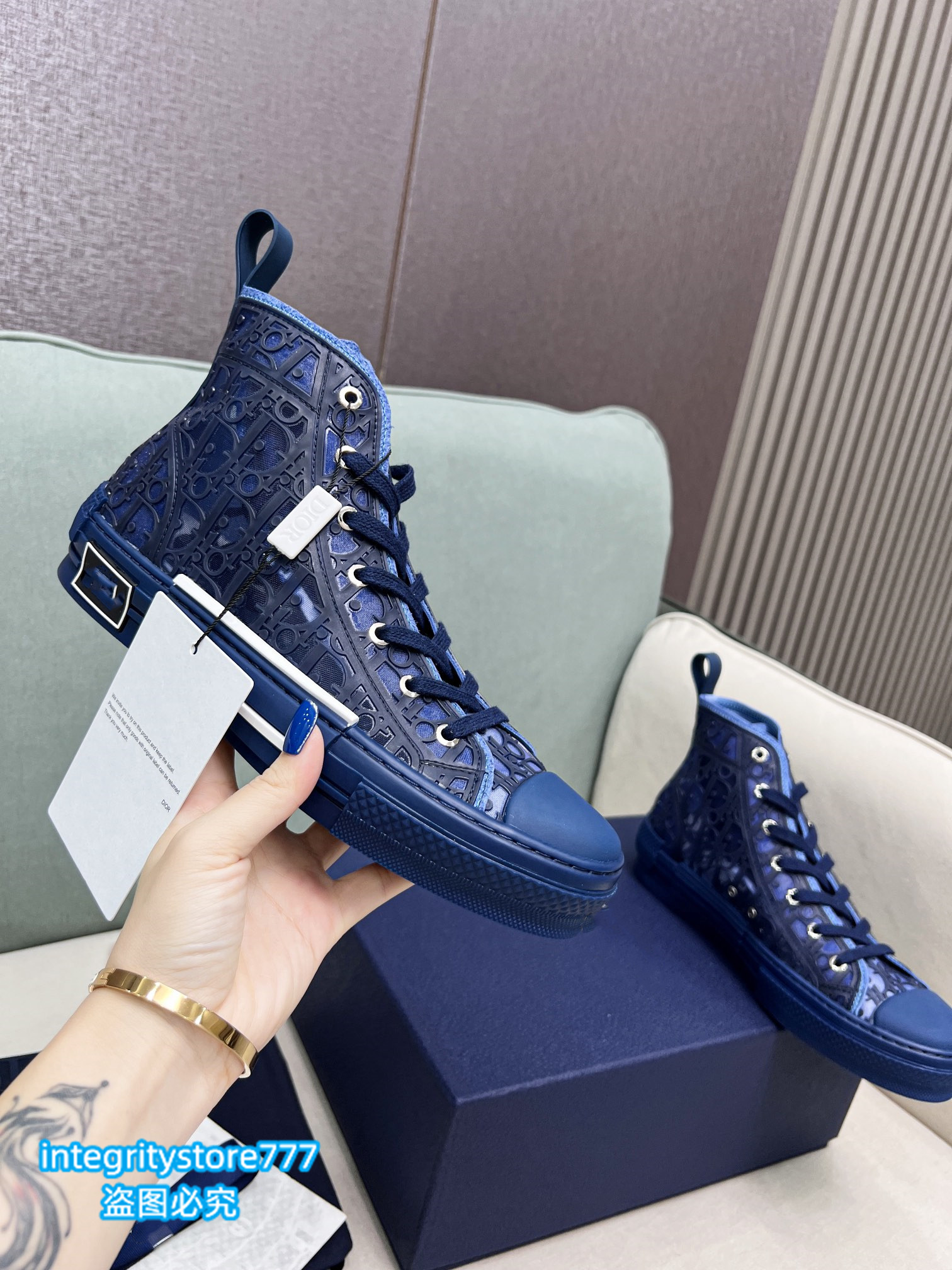 D505 2022 Latest Casual Designer Men Women Shoes high heel Sneakers Breathable Luxury Chaussures Outdoor Shoes Size 35-46, Only box(no shoes)
D505 2022 Latest Casual Designer Men Women Shoes high heel Sneakers Breathable Luxury Chaussures Outdoor Shoes Size 35-46, Only box(no shoes)