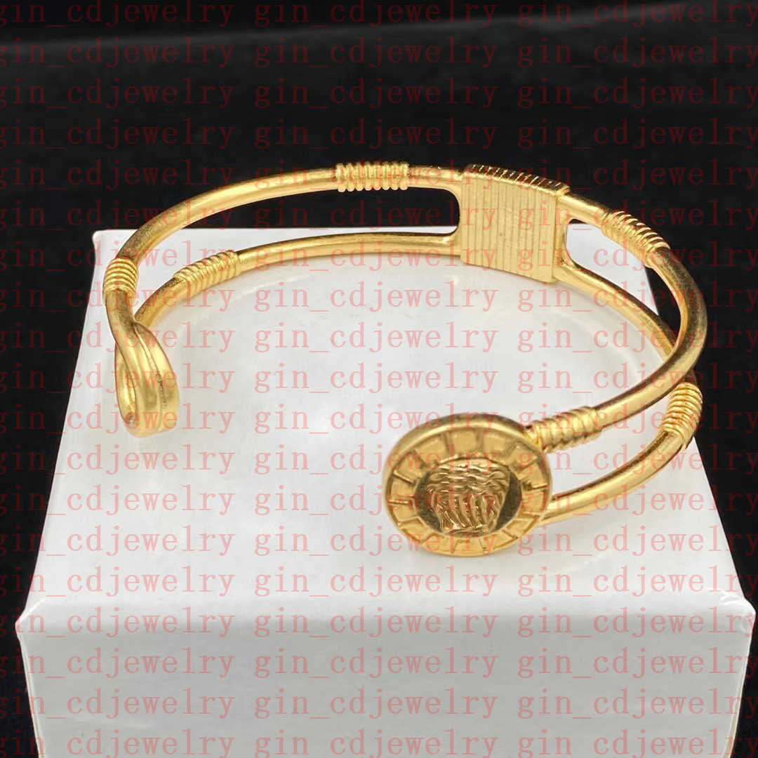 Fashion Designer Necklace V Letter Open Bracelet Banshee Medusa Head 18K Gold Plated Birthday Festive Engagement Gift