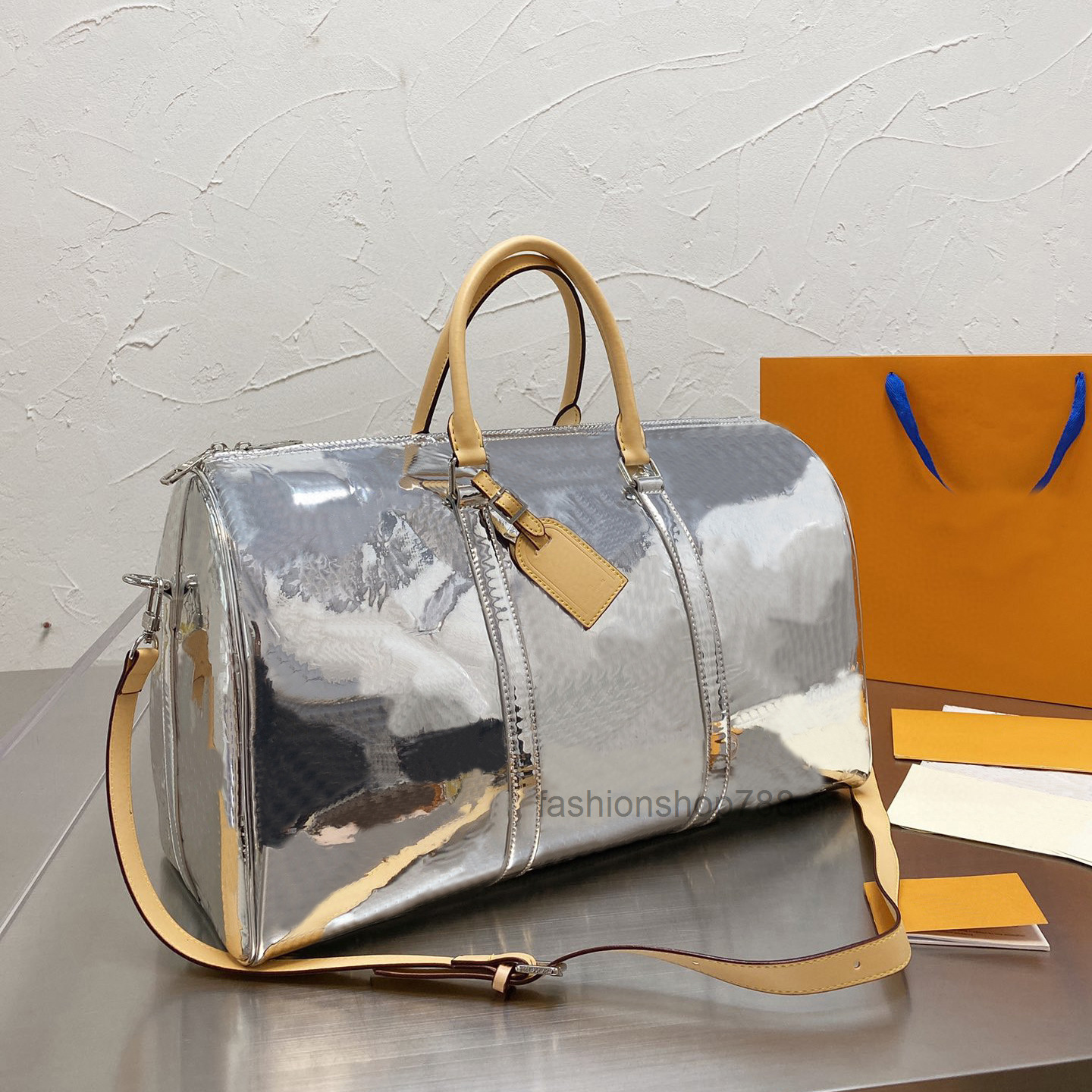 TOP Luxurys designers High Quality Ladies shoulder Travel bags handbag Women fashion mother Artwork cossbody handbags totes large capacity, Picture-color with logo 46x23 cm
TOP Luxurys designers High Quality Ladies shoulder Travel bags handbag Women fashion mother Artwork cossbody handbags totes large capacity, Picture-color with logo 46x23 cm