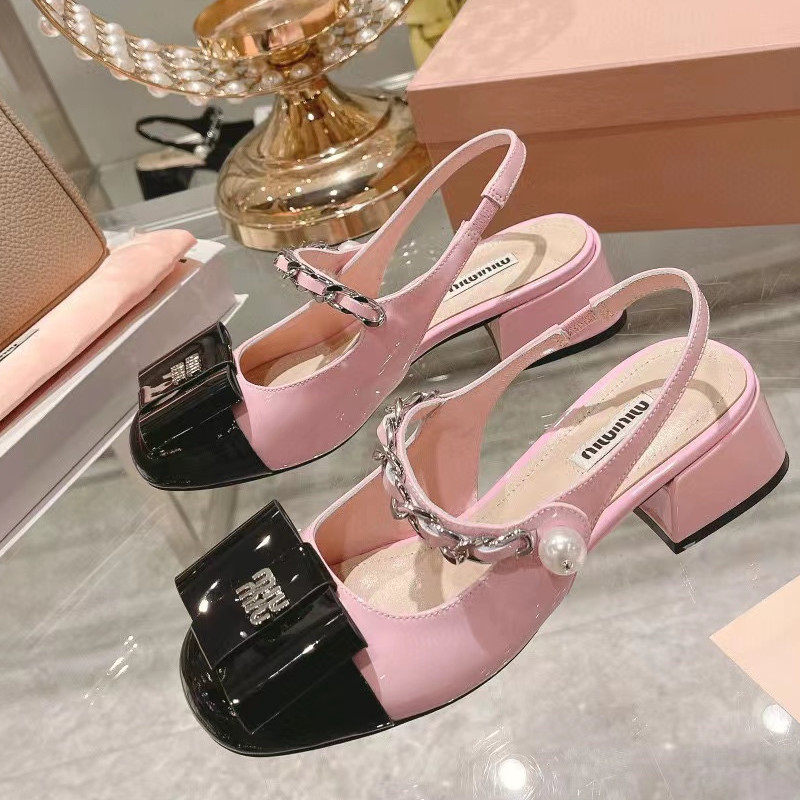 Butterfly Knot Leather Sandals Pearl Design Ankle Wrap Women Shoes Round Toe Solid Color Mules Shoes Fashion Wedge Heels Ladies Dress Party Shoe Top Quality Size 35-40, As pic
Butterfly Knot Leather Sandals Pearl Design Ankle Wrap Women Shoes Round Toe Solid Color Mules Shoes Fashion Wedge Heels Ladies Dress Party Shoe Top Quality Size 35-40, As pic