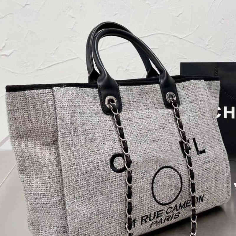 Women's Fashion Luxury Handbags Evening Bags Ch Brand Canvas Embroidered Women Packs Beach Bag Designer Classic Large Female Pack Backpack Small Mini Handbag Fym4
Women's Fashion Luxury Handbags Evening Bags Ch Brand Canvas Embroidered Women Packs Beach Bag Designer Classic Large Female Pack Backpack Small Mini Handbag Fym4