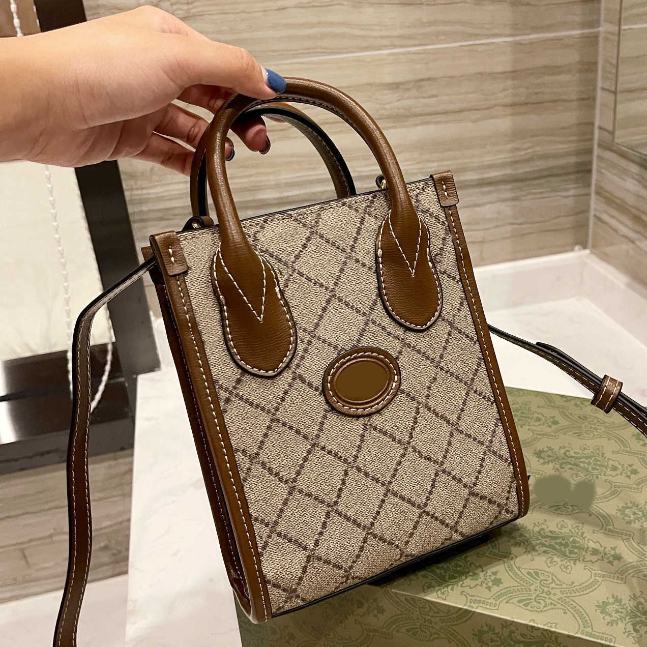 Shoulder mini shopping bag 2022 Top Quality Luxurys High Designers Bags Messenger Women Totes Fashion Handbags Printing Crossbody Clutch Wal
Shoulder mini shopping bag 2022 Top Quality Luxurys High Designers Bags Messenger Women Totes Fashion Handbags Printing Crossbody Clutch Wal