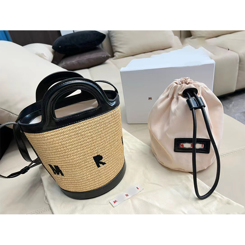 Women Handbag Brown Tote Bags Shopping Bag Shoulder Crossbody Purse Fashion Leather Large Capacity Classic Letter Handbag Clutch Purses 8153, Black
Women Handbag Brown Tote Bags Shopping Bag Shoulder Crossbody Purse Fashion Leather Large Capacity Classic Letter Handbag Clutch Purses 8153, Black