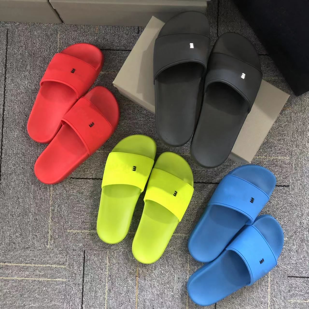 Designer Slippers Sliders Slipper Designers Loafers Slides Ladies Sandals Fashion Luxurys Flat Bottom Slide Beach Size 35-46 Classics Men Women
Designer Slippers Sliders Slipper Designers Loafers Slides Ladies Sandals Fashion Luxurys Flat Bottom Slide Beach Size 35-46 Classics Men Women