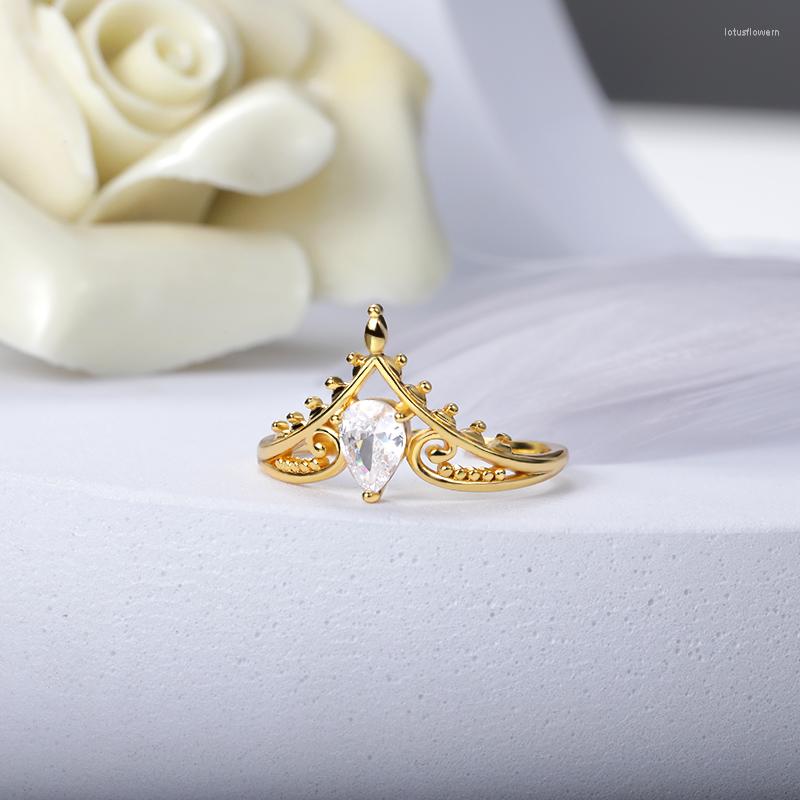 Cluster Rings Luxury Fashion Hollow Out Cubic Zircon Crown Finger Ring Classic Engagement Wedding Band Eternity For Women Jewelry Gift 
Cluster Rings Luxury Fashion Hollow Out Cubic Zircon Crown Finger Ring Classic Engagement Wedding Band Eternity For Women Jewelry Gift