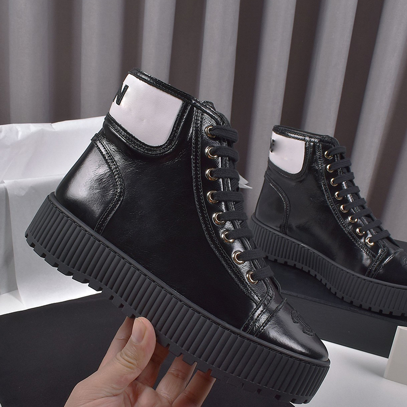 Designer Vintage Women's Ankle Boots Muffin Bottom Leather Fabric Print Chunky Heel Lace Up Autumn Winter Classic Black White Rain Boots Fashion Snow Boot
Designer Vintage Women's Ankle Boots Muffin Bottom Leather Fabric Print Chunky Heel Lace Up Autumn Winter Classic Black White Rain Boots Fashion Snow Boot