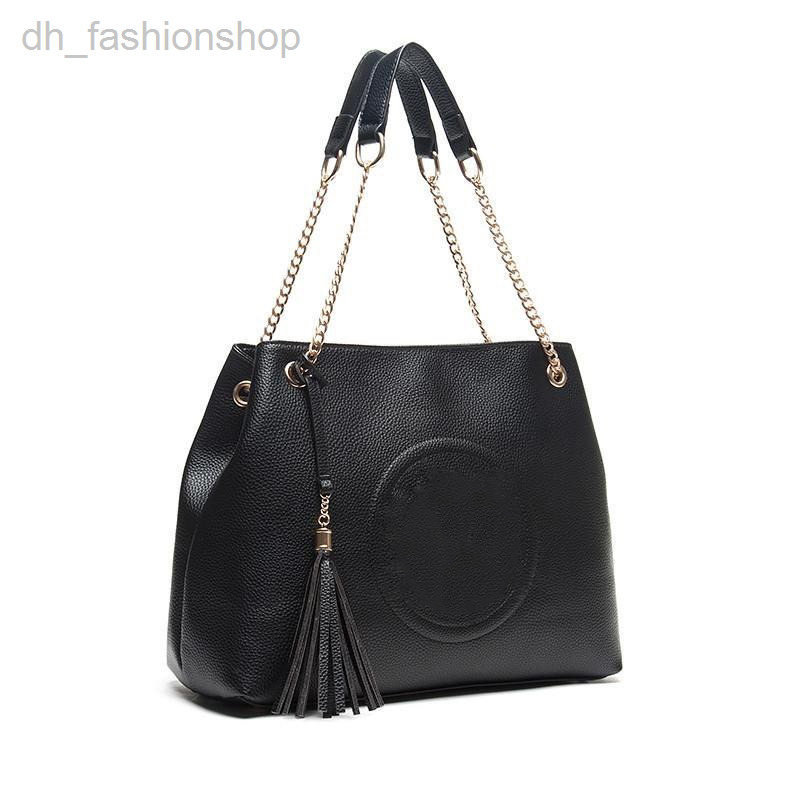 Europe and the large capacity fashion single shoulder bag New women's Totes handbag decoration women messenger bags
Europe and the large capacity fashion single shoulder bag New women's Totes handbag decoration women messenger bags