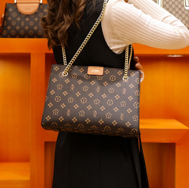 Women's Bag Fashion Versatile One Shoulder Messenger Bag Large Capacity Tote Underarm Chain Bags, Coffee
Women's Bag Fashion Versatile One Shoulder Messenger Bag Large Capacity Tote Underarm Chain Bags, Coffee