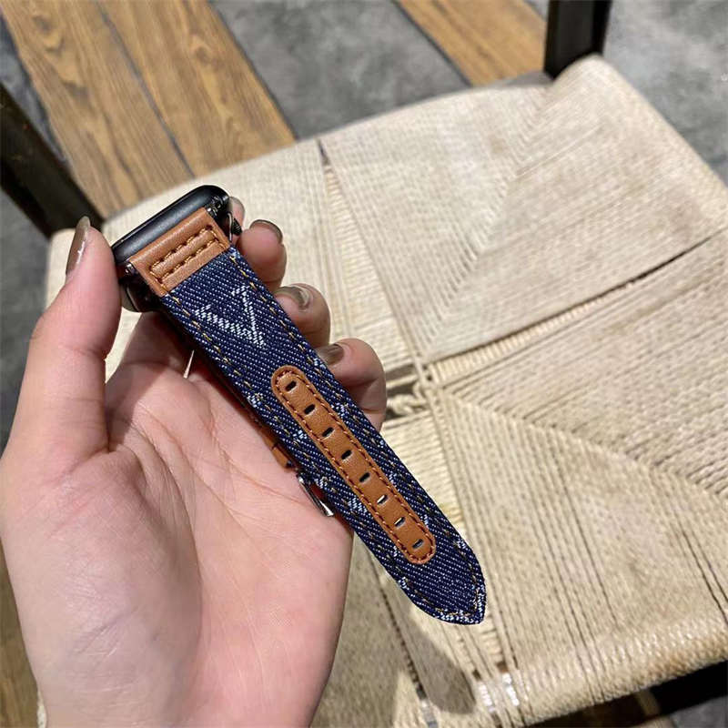 Designer Smart Watch Bands Denim Iwatch Strap Fashion Blue Leather 38mm 40mm 42mm 44mm Watchband
Designer Smart Watch Bands Denim Iwatch Strap Fashion Blue Leather 38mm 40mm 42mm 44mm Watchband