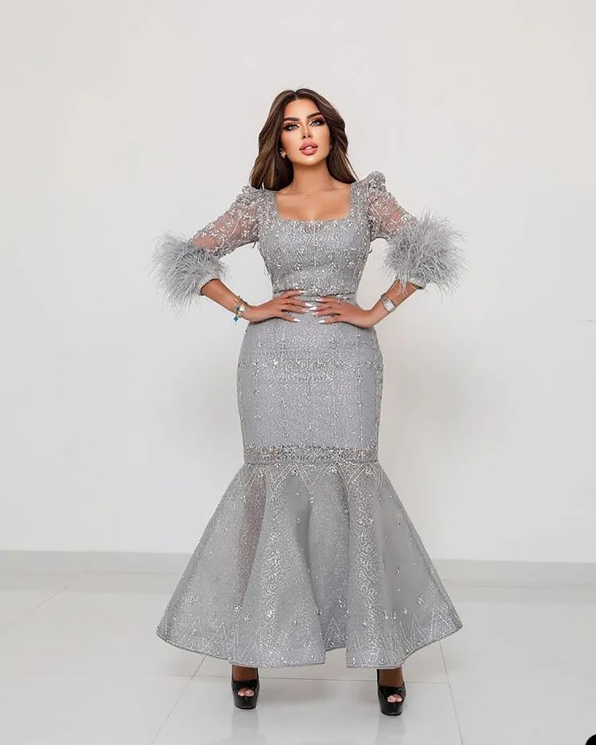 Silver Mermaid Evening Dresses Long Sleeves Bateau Neck Feather Lace Appliques Shiny Sequins Beaded Floor Length Celebrity Plus Size Party Gowns Prom 