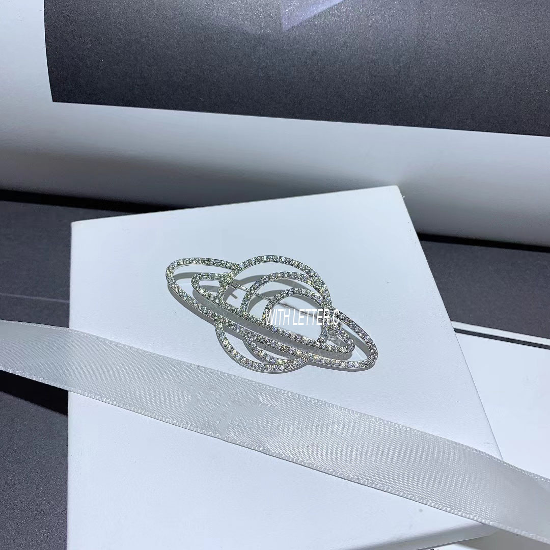fashion classic copper Saturn Brooches C rhinestone accessories brooch gifts With Paper card
fashion classic copper Saturn Brooches C rhinestone accessories brooch gifts With Paper card