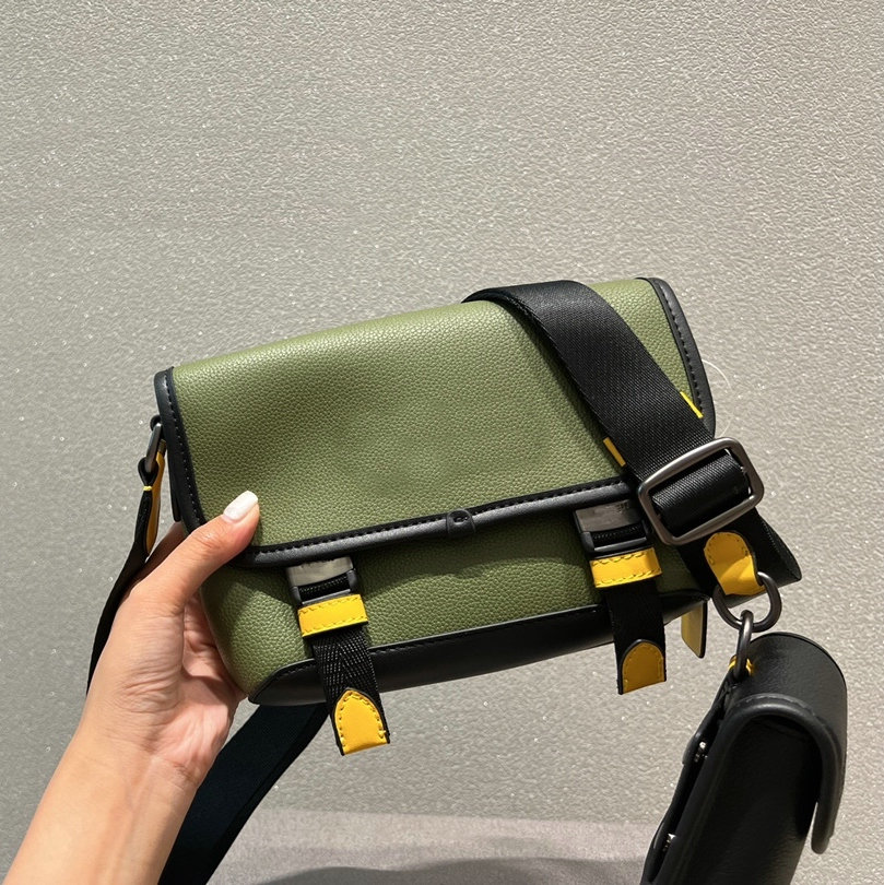 Luxurys bag designers women wallets handbags lady plain leather shoulder bag tassel clutch bags fashion casual zipper totes crossbody lash package, Green
Luxurys bag designers women wallets handbags lady plain leather shoulder bag tassel clutch bags fashion casual zipper totes crossbody lash package, Green