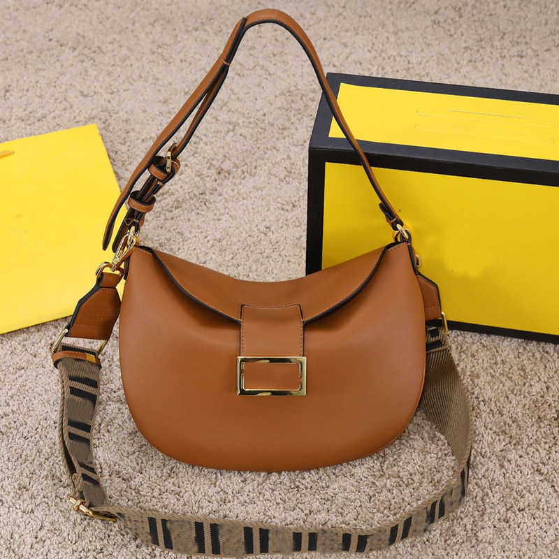 Cow Horn Shaped Underarm Bag Women Genuine Leather Shoulder Bags Wide Knitting Strap Half Moon Arc Pouch Ladies Fashion Clutch Brown Black Handbag Baguette designer
Cow Horn Shaped Underarm Bag Women Genuine Leather Shoulder Bags Wide Knitting Strap Half Moon Arc Pouch Ladies Fashion Clutch Brown Black Handbag Baguette designer