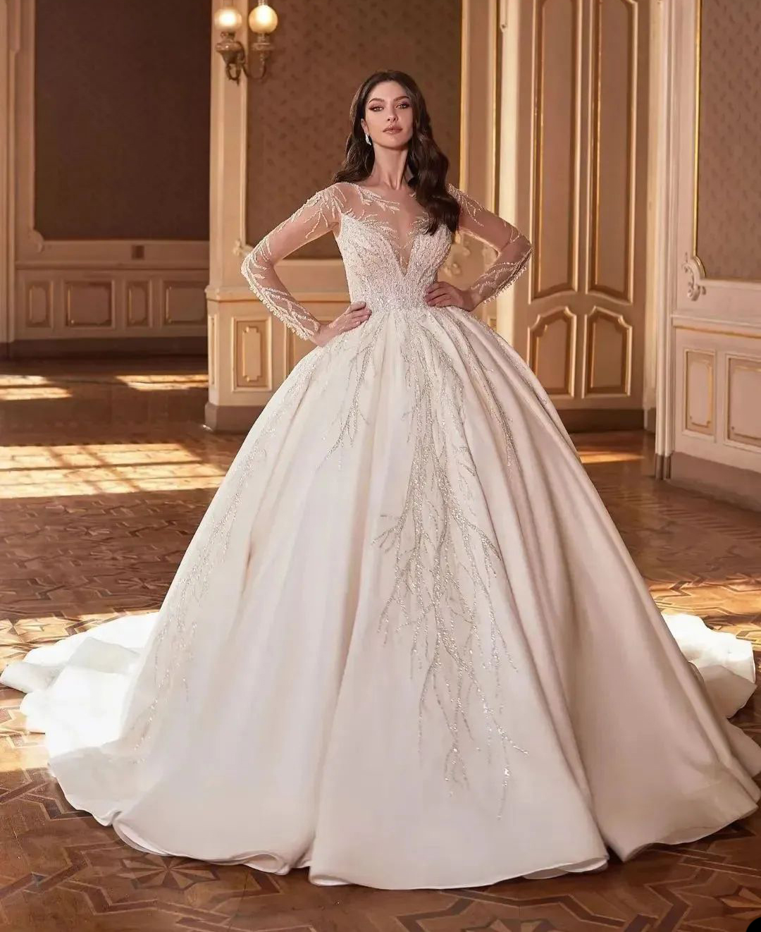 Luxury Ball Gown Wedding Dresses V Neck Long Sleeves Beads Sequins Appliques Lace Ruffles Floor Length Elegant Zipper Bridal Gowns Plus Size robes de 