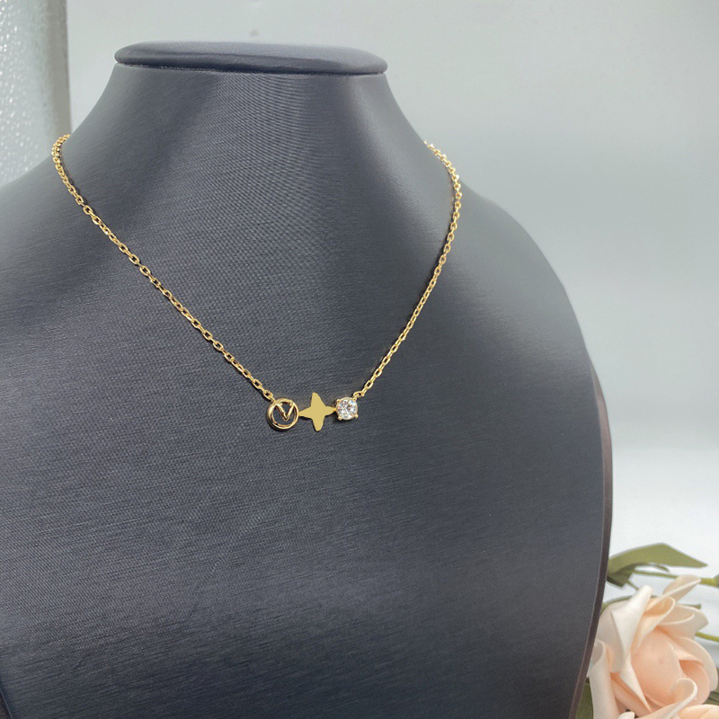 NEW Hith Quality Brass Women Designer Earrings Necklace Simple Letter Pendant Luxury Fashion Jewelry Gift
NEW Hith Quality Brass Women Designer Earrings Necklace Simple Letter Pendant Luxury Fashion Jewelry Gift