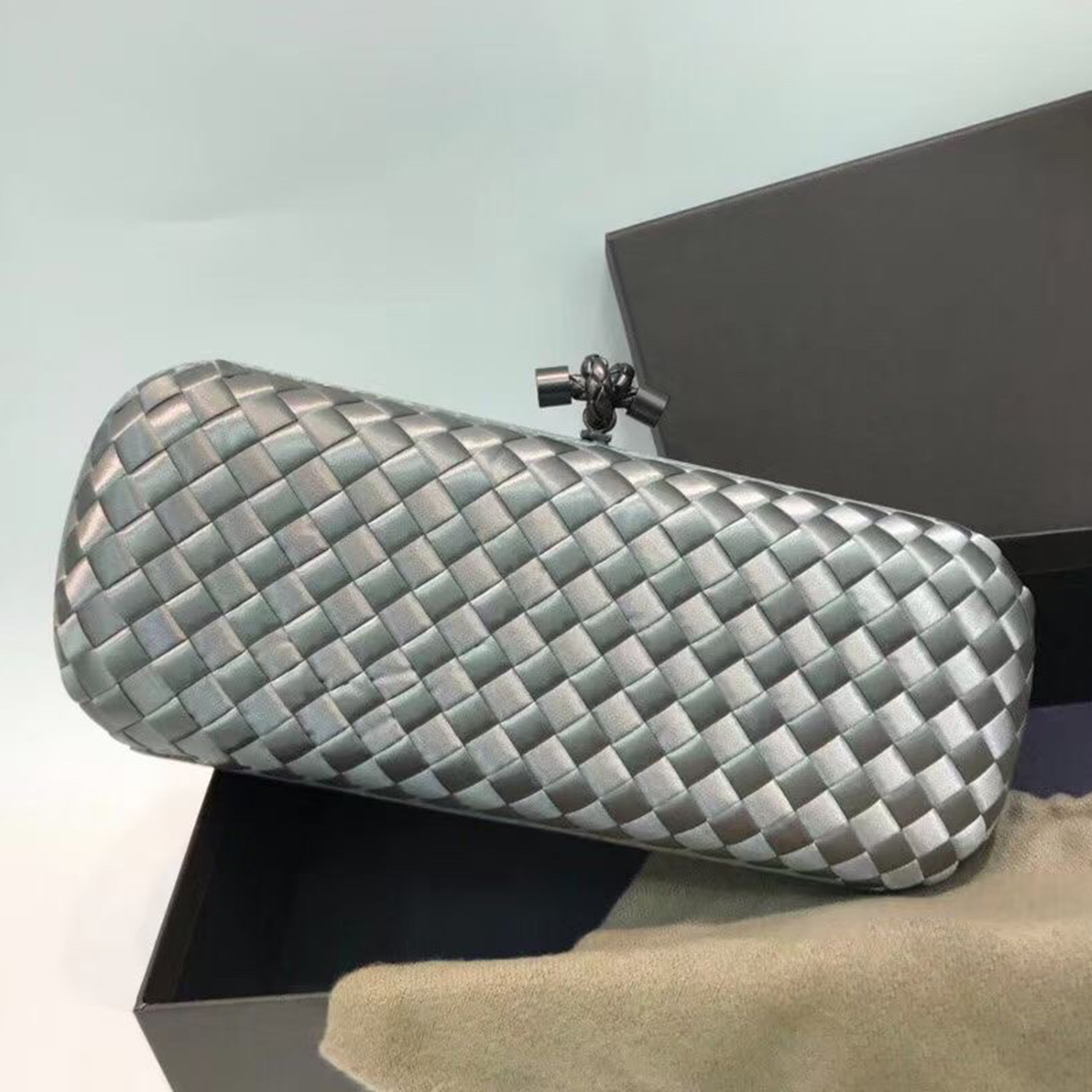 Knot Minaudiere Clutch Bags Designer Woman Foulard Intreccio Leather Minaudiere Purses Magnetic Frame Closure Clutches Single Compartment Wallet, 10
Knot Minaudiere Clutch Bags Designer Woman Foulard Intreccio Leather Minaudiere Purses Magnetic Frame Closure Clutches Single Compartment Wallet, 10