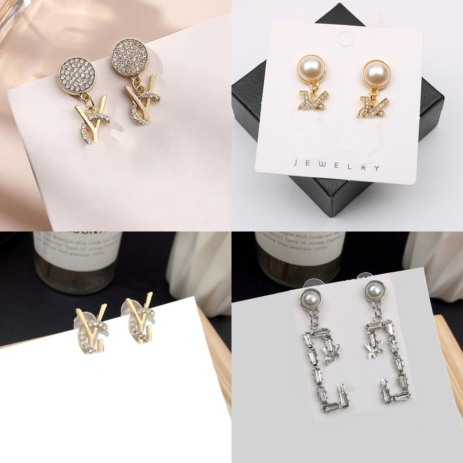 22ss 19color 18K Gold Plated Stud Korean Pearl Earrings Women Brand Designer Crystal Earring Metal Jewelry Accessories
22ss 19color 18K Gold Plated Stud Korean Pearl Earrings Women Brand Designer Crystal Earring Metal Jewelry Accessories