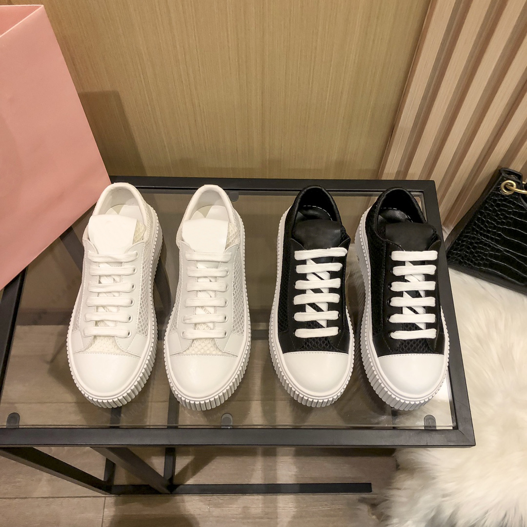 Mius classic Casual Shoes womens Outdoor Sports Trainers ladies Low Platform fashion white Elegant double black white sneakers size 34-40
Mius classic Casual Shoes womens Outdoor Sports Trainers ladies Low Platform fashion white Elegant double black white sneakers size 34-40