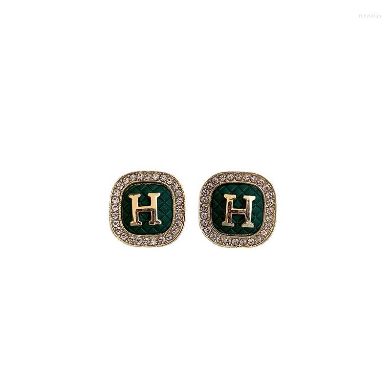 Stud Earrings High-quality Light Luxury Letter 2022 Niche Design Korean Fashion 925 Silver
Stud Earrings High-quality Light Luxury Letter 2022 Niche Design Korean Fashion 925 Silver