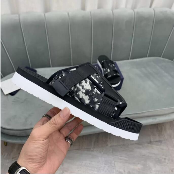 Slippers Sandy Beach Sandals Designer Black Fashion Summer Luxury Red White Slipper Nylon Bands In Oblique Jacquard, P4
Slippers Sandy Beach Sandals Designer Black Fashion Summer Luxury Red White Slipper Nylon Bands In Oblique Jacquard, P4