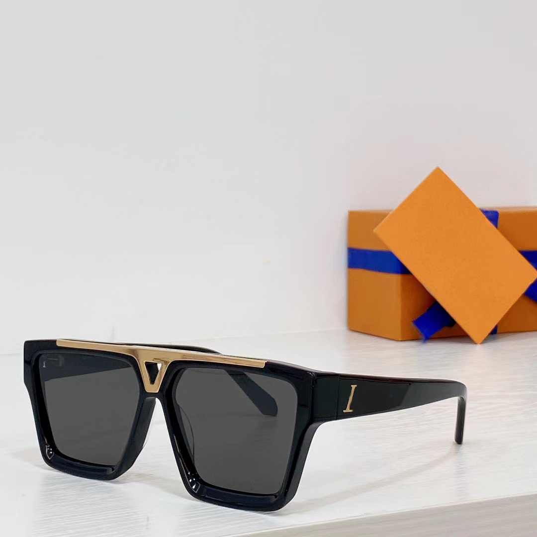 hot luxury designer sunglasses for women woman sunglasses for men mans square Thickened material black frame UV400 protection lenses Legs come with original case
hot luxury designer sunglasses for women woman sunglasses for men mans square Thickened material black frame UV400 protection lenses Legs come with original case