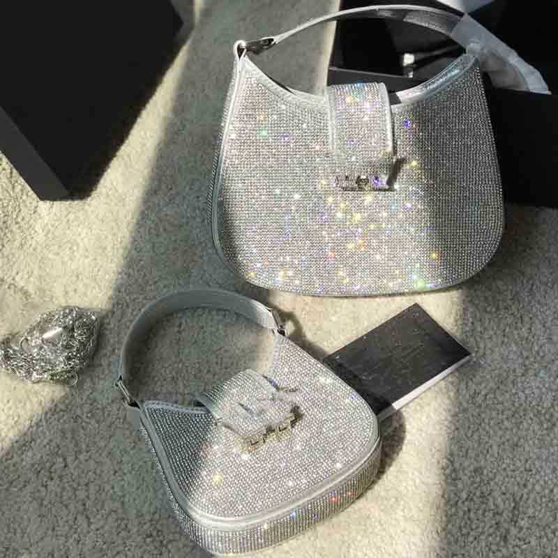 5a Quality Rhinestone Hobo Axillary Bag Women Mini Crescent Bags Shimmer Handbags Designer Chain Crossbody Shoulder Bags Flap Purse Hobos Ad, 22cm
5a Quality Rhinestone Hobo Axillary Bag Women Mini Crescent Bags Shimmer Handbags Designer Chain Crossbody Shoulder Bags Flap Purse Hobos Ad, 22cm