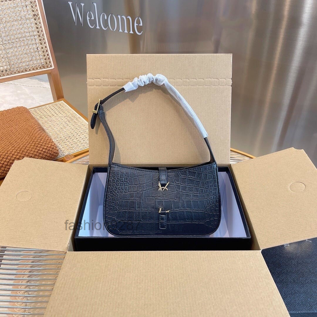 designer bags Tote Bags Women Shopping Handbag Underarm Clutch Leather Pure Color Shoulder Simple Atmosphere Messenger Purses Change Wallet, Glossy black
designer bags Tote Bags Women Shopping Handbag Underarm Clutch Leather Pure Color Shoulder Simple Atmosphere Messenger Purses Change Wallet, Glossy black